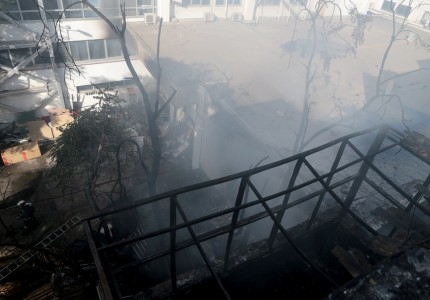 Μεγάλη φωτιά σε αποθήκη ηλεκτρικών ειδών στο Περιστέρι (photos)