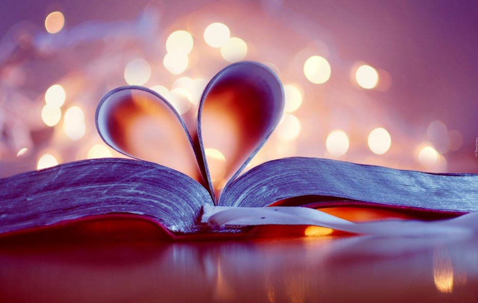 love-books-lights