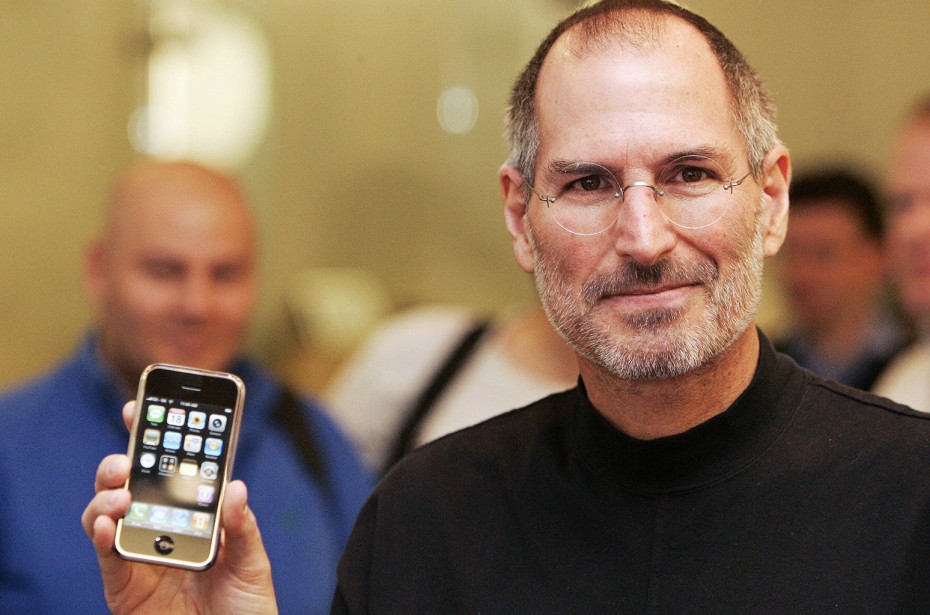 Steve-Jobs-2007-iphone-billboard-1548.jpg