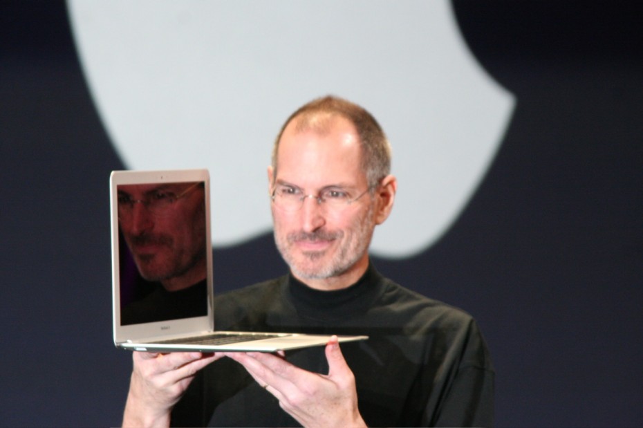 Steve_Jobs_with_MacBook_Air.jpg