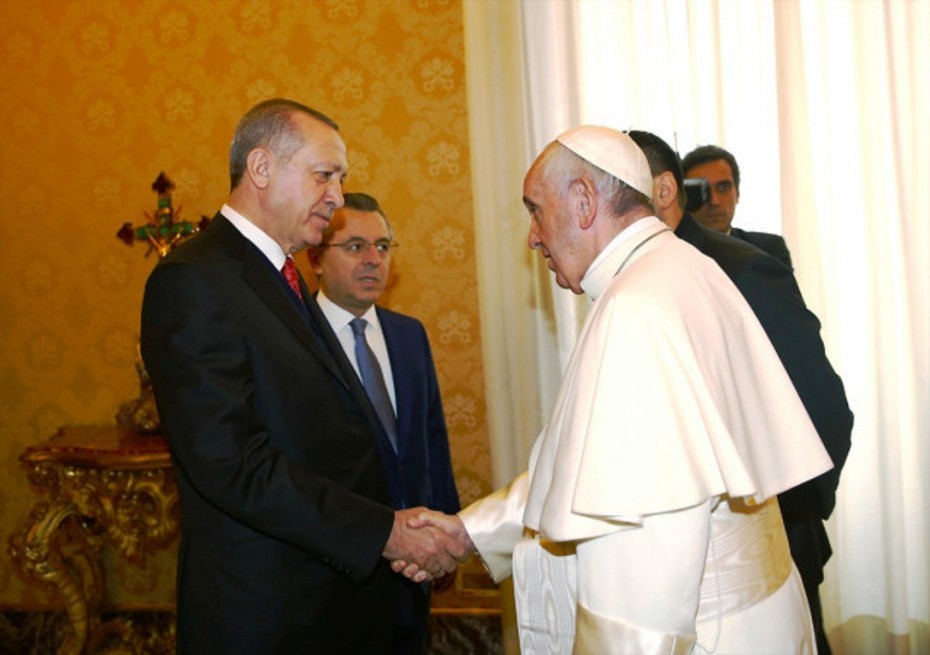 erdogan-italia-vatikano-fragkiskos-tourkia