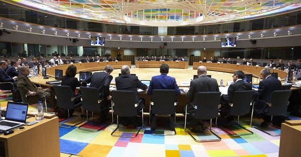eurogroup-ellada-tsakalotos-axiologisi