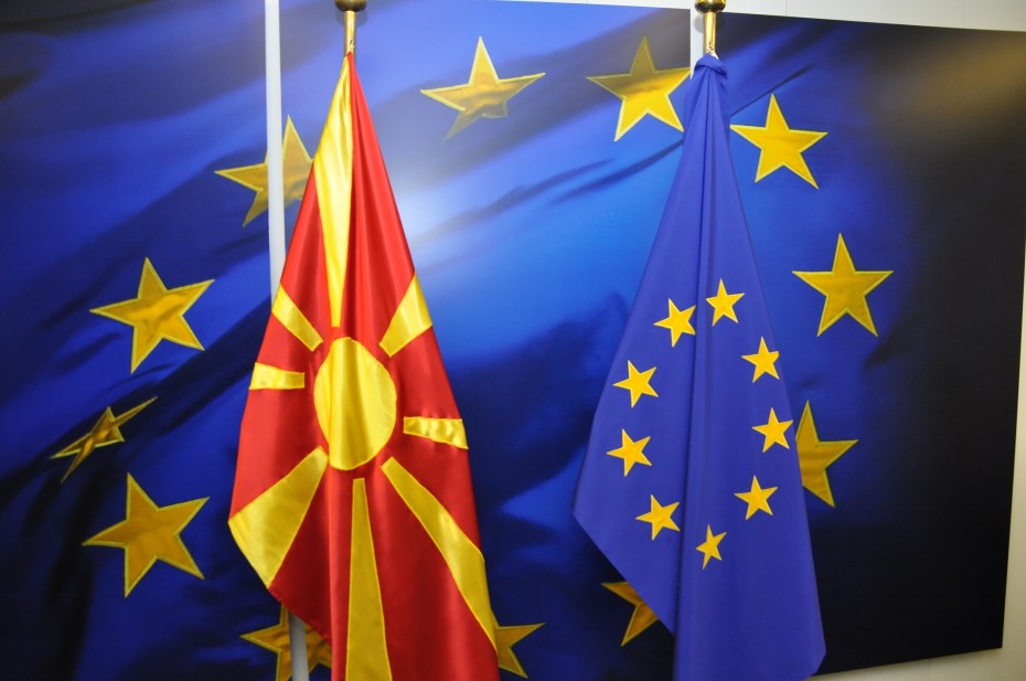 Μακρύς ο δρόμος της ένταξης Αλβανίας και ΠΓΔΜ, τονίζει η Γερμανία