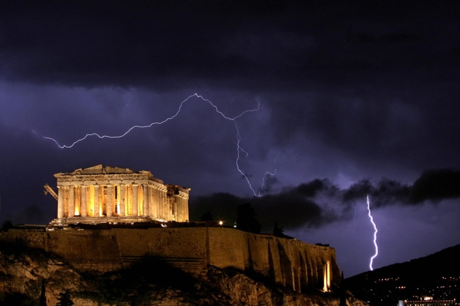 Βρυξέλλες για Ελλάδα: Υπό «αυστηρό έλεγχο», μας χρωστούν πάνω από 200 δισ.!