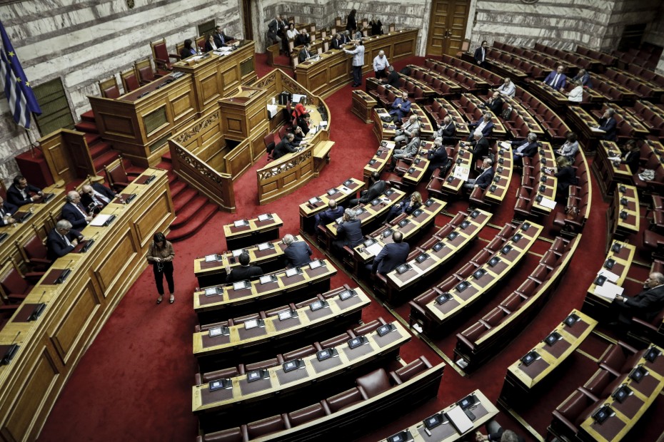 Άρση ασυλίας για Νικολόπουλο και Κακλαμάνη στη Βουλή