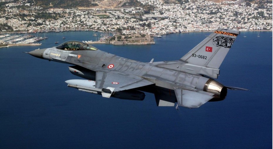Νέες υπερπτήσεις τουρκικών μαχητικών στο Ανατολικό Αιγαίο
