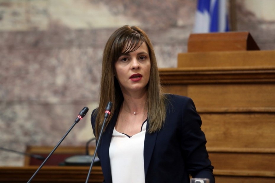 Αχτσιόγλου: Από μόνη της η υπογραφή της συμφωνίας δεν δεσμεύει την Ελλάδα