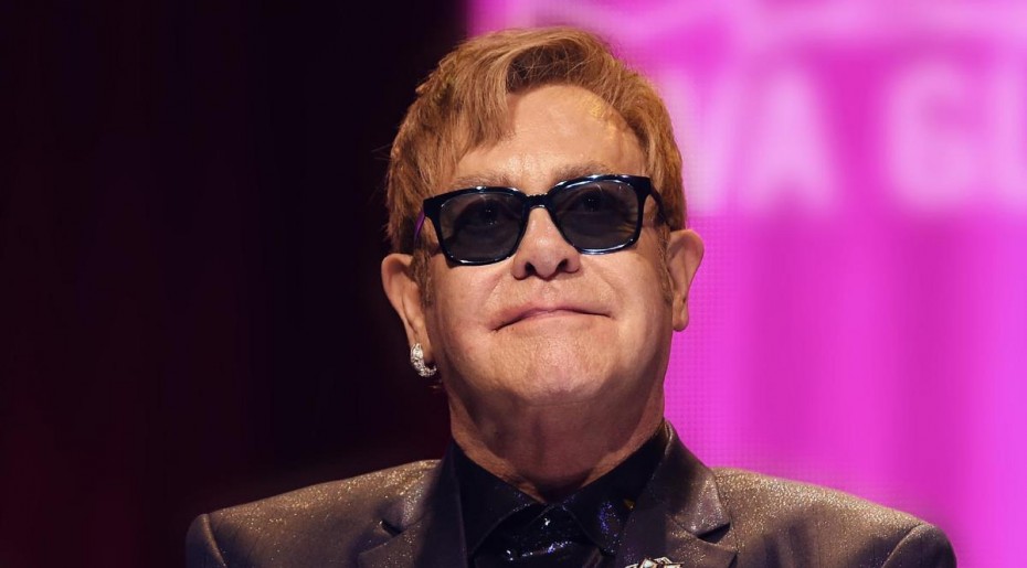 Γιατί ο Elton John ζητά μποϊκοτάζ των Social Media;