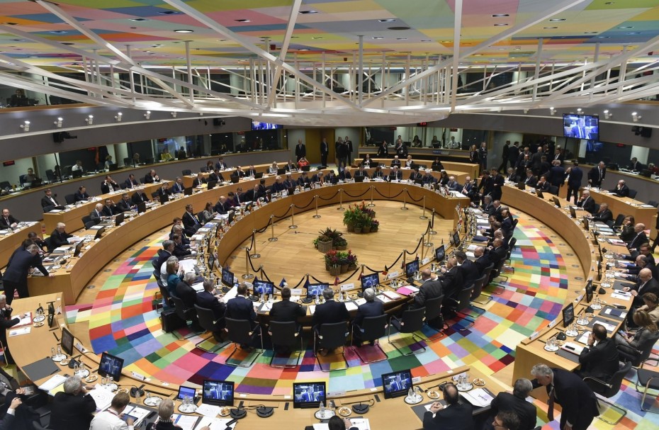Ημίμετρα στο τραπέζι του Eurogroup