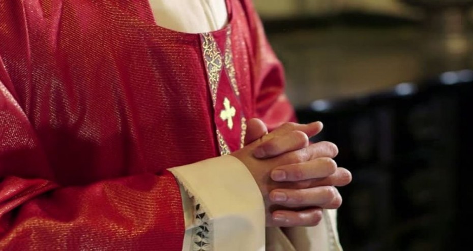 Βατικανό: Ποινική δίωξη κατά καθολικού ιερέα για παιδική πορνογραφία