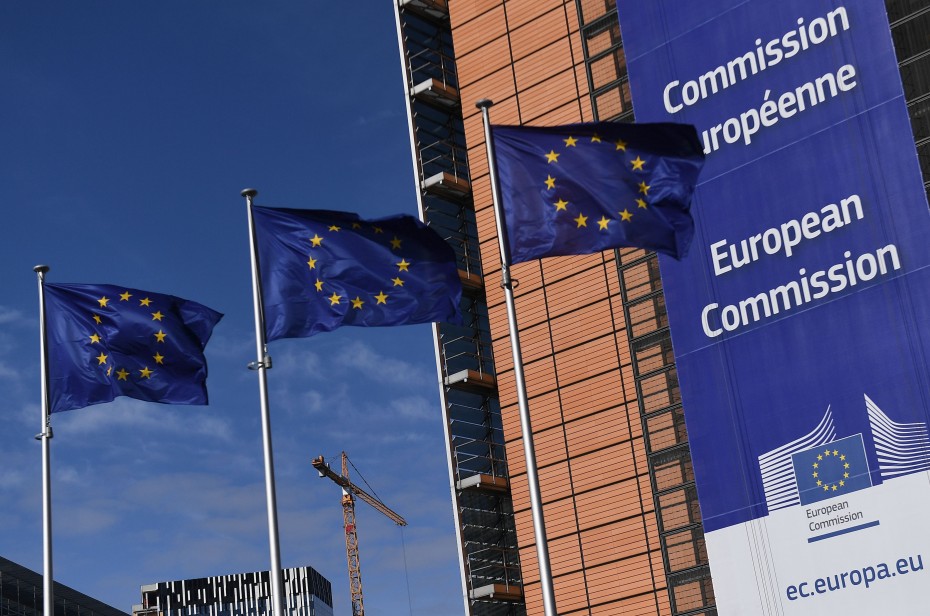Κομισιόν: Στη Σύνοδο Κορυφής οι αλλαγές σε ΕΕ - Ευρωζώνη