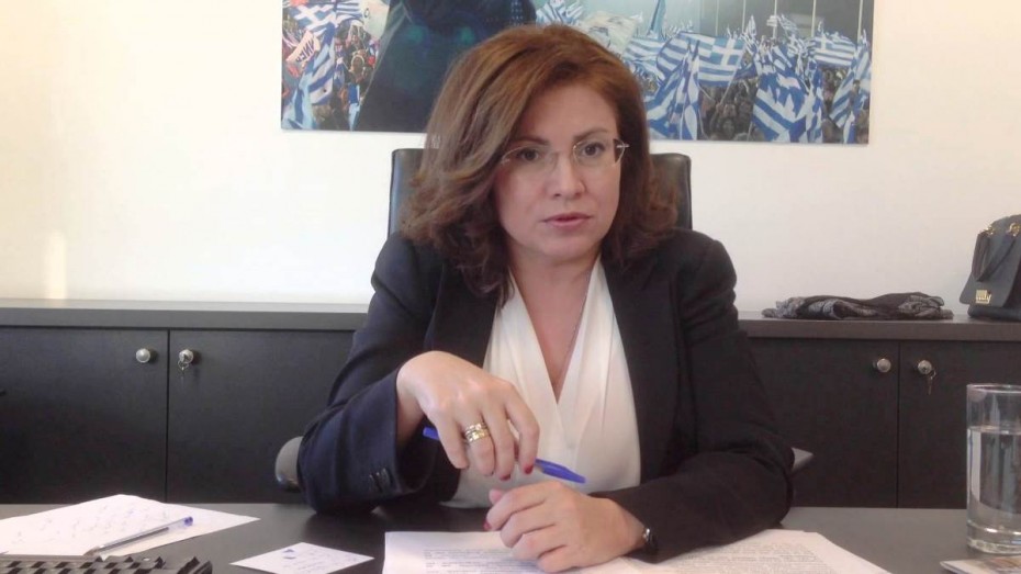 Μ. Σπυράκη: Ο πρωθυπουργός δεν δικαιούται να υπογράψει τη συμφωνία