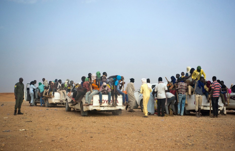 Η Αλγερία εγκαταλείπει μετανάστες στη Σαχάρα