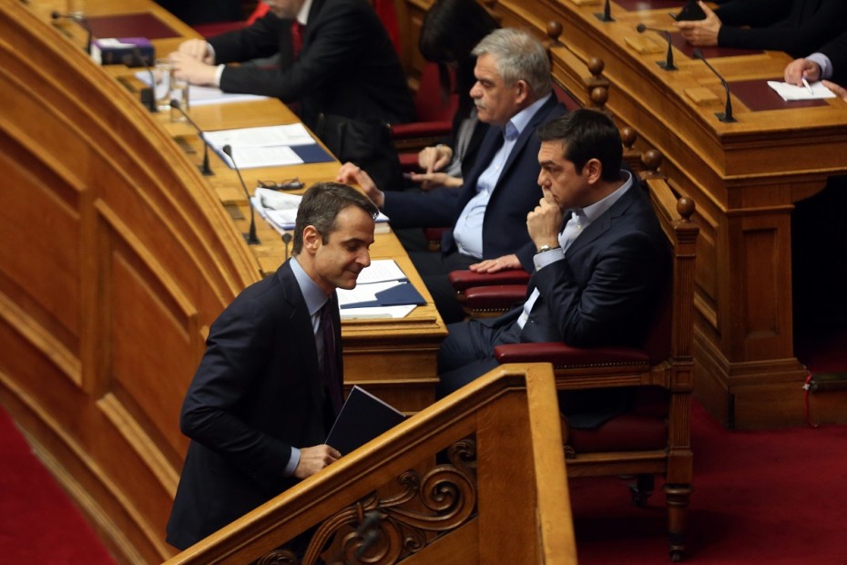 Ο Μητσοτάκης φέρνει στη Βουλή τον Τσίπρα για την οικονομία