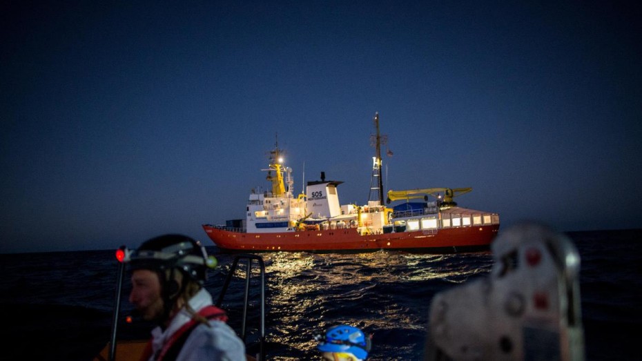 Με ιταλικά πλοία θα μεταφερθούν στην Ισπανία οι μετανάστες από το Aquarius