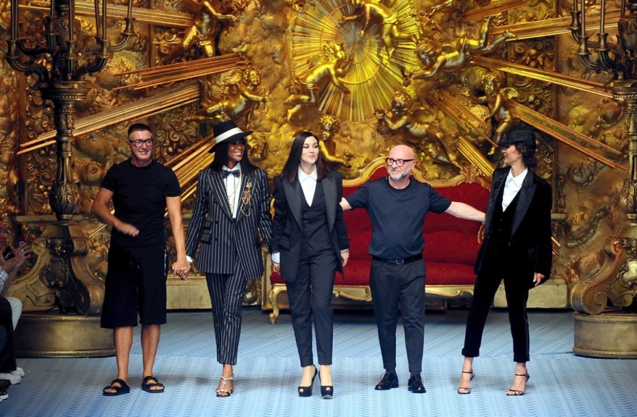 Monica Belucci και Naomi Campbell στην επίδειξη του οίκου Dolce & Gabbana (photos)