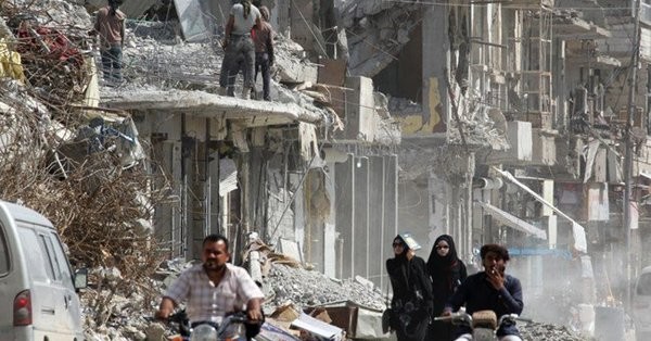 Τουλάχιστον 12 άμαχοι νεκροί στη Συρία από βομβαρδισμούς της Δύσης