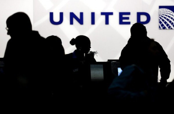 Συναγερμός λόγω εκτροπής πτήσης της United Airlines