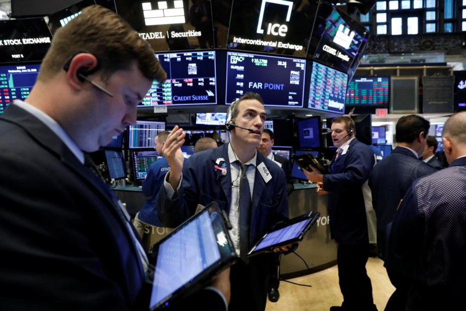 Προσπάθεια ανάκαμψης στη Wall Street για το άνοιγμα της Τετάρτης