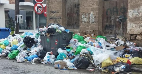Προς την Πέμπτη η λύση με τα σκουπίδια στην Αθήνα