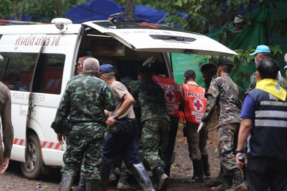 Απεγκλωβίστηκαν 8 από τα 12 αγόρια στην σπηλιά της Ταϊλάνδης