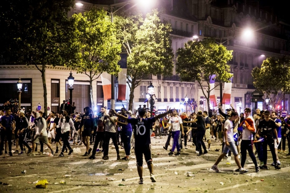 Γαλλία: Με αίμα βάφτηκαν οι πανηγυρισμοί της κατάκτησης του Μουντιάλ
