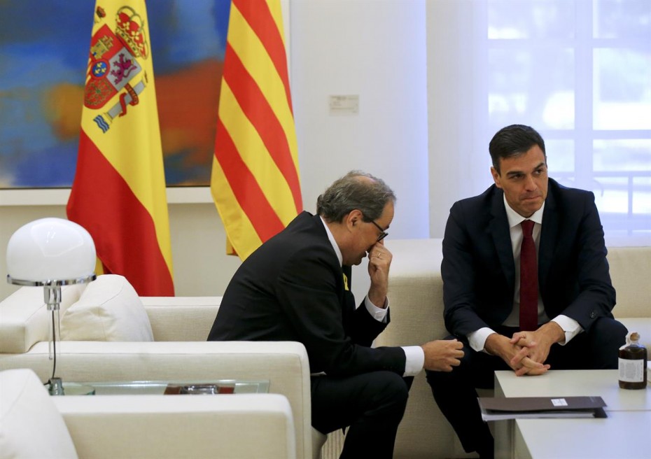 Η Ισπανία αποσύρει το διεθνές ένταλμα για τη σύλληψη Καταλανών πολιτικών