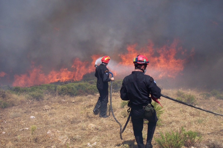 Πυρκαγιά σε δασική έκταση στη Σπίνα Χανίων