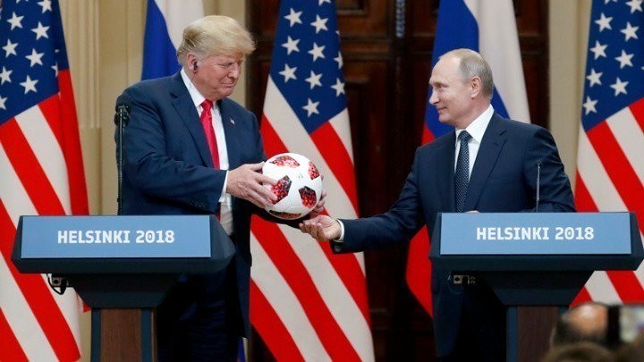 BBG: Ο Πούτιν έκανε δώρο στον Τραμπ μπάλα με κοριό