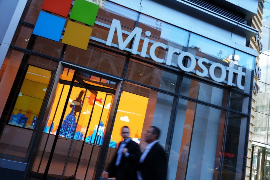 Πτωτικά η Wall Street, αναμένοντας τη Microsoft