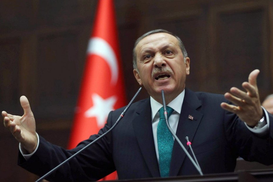 Guardian: Η Τουρκία παραπαίει στην άβυσσο που ο Ερντογάν δημιούργησε
