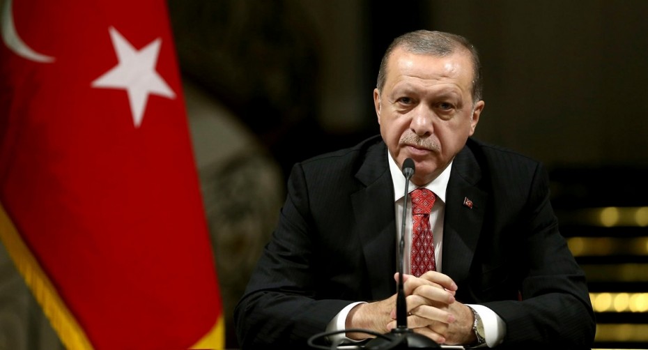 Στα «τάρταρα» η τουρκική λίρα, στα «κάγκελα» ο Ερντογάν