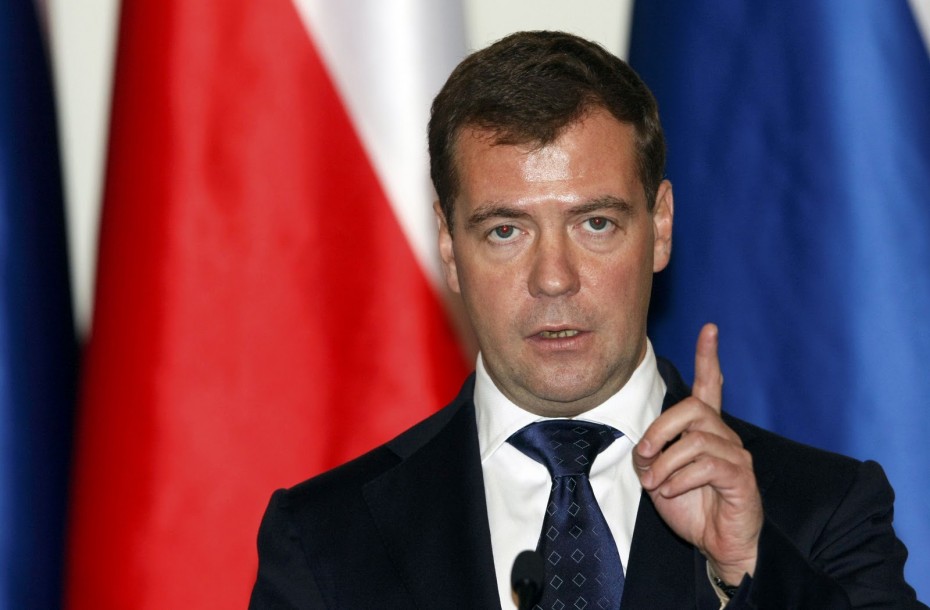 Ο Μεντβέντεφ προειδοποιεί για ρωσική «απάντηση» στις αμερικανικές κυρώσεις