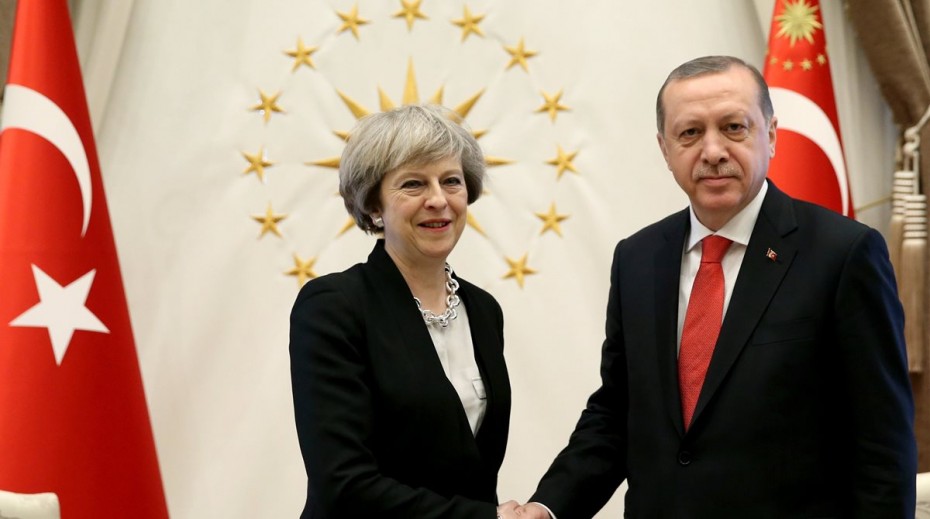 Τερέζα Μέι: Η Βρετανία θέλει την ευημερία της Τουρκίας