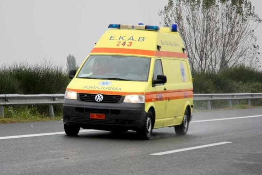 Έβρος: Πέντε μετανάστες τραυματίστηκαν σε τροχαίο με βανάκι
