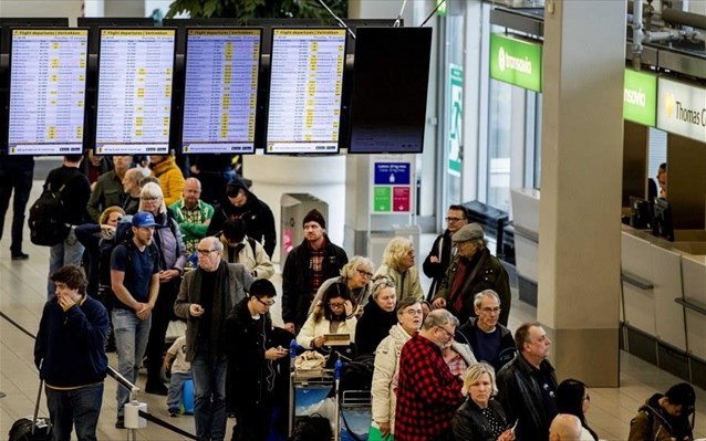 Ταλαιπωρία σε αεροδρόμιο του Άμστερνταμ λόγω τεχνικού προβλήματος