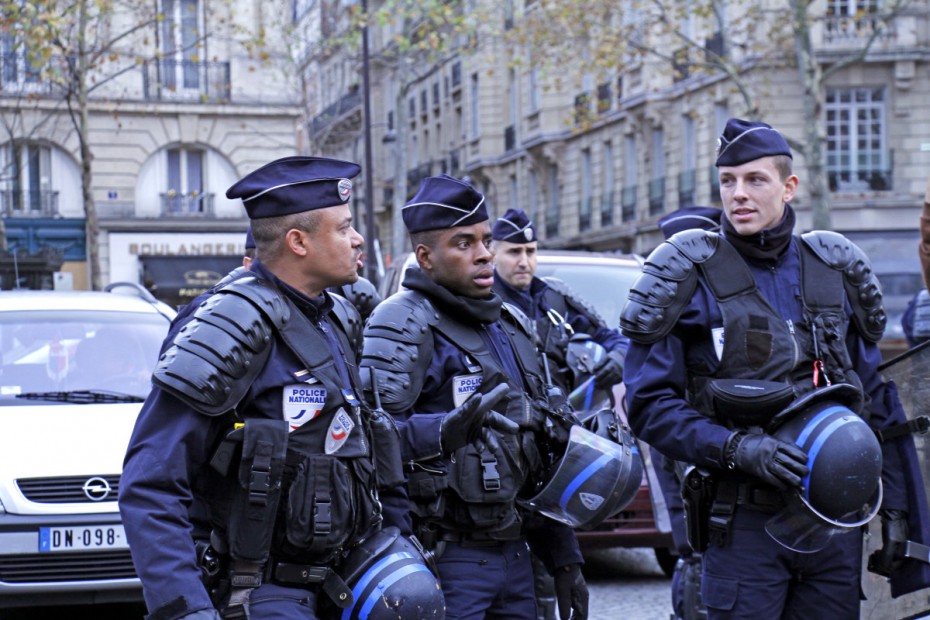 Επίθεση με μαχαίρι στο κέντρο του Παρισιού - Δύο νεκροί