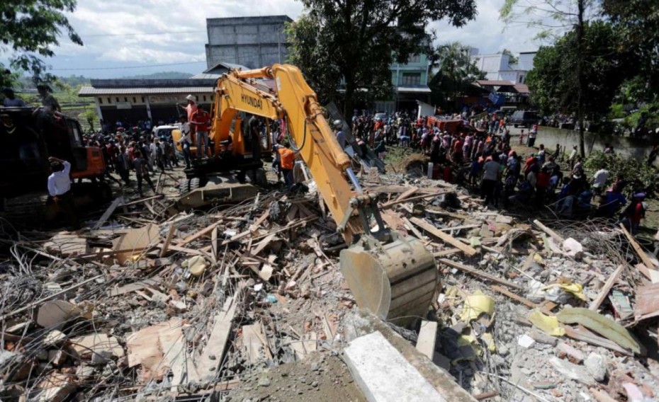 Ινδονησία: Στους 436 οι νεκροί από το χτύπημα του εγκέλαδου