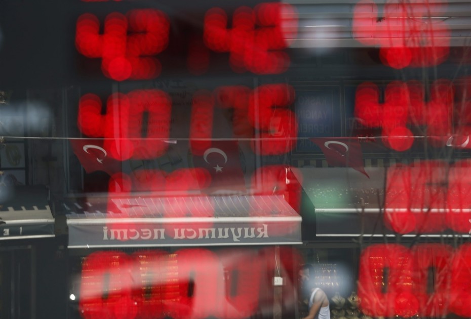 Συνεχίζονται οι επιθέσεις των διεθνών αγορών στην Τουρκία