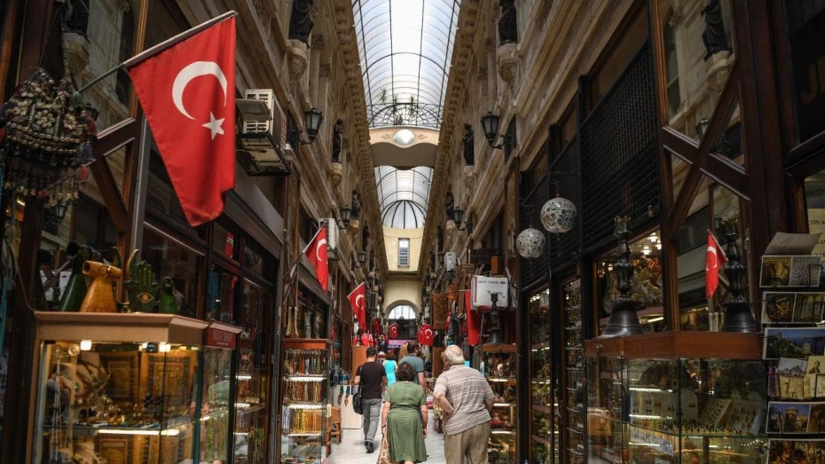 Νέο χτύπημα Moody's στην Τουρκία, με υποβάθμιση 18 τραπεζών