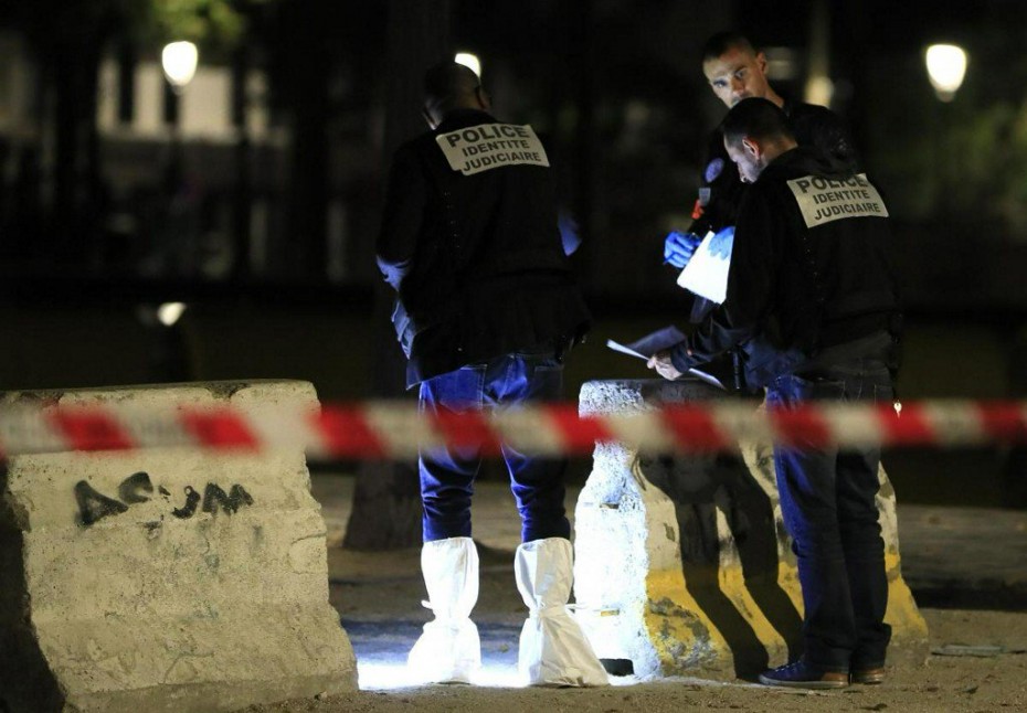 Σοβαρός τραυματισμός ταχυδρόμου από επίθεση στο Παρίσι