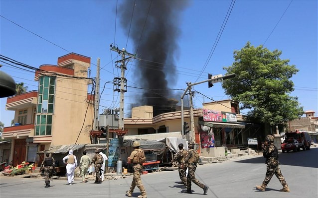 Τουλάχιστον 20 νεκροί από νέα επίθεση αυτοκτονίας στο Αφγανιστάν