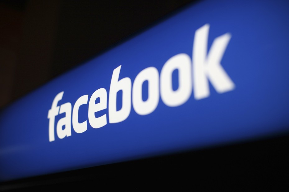 Η ΕΕ απειλεί με «καμπάνες» κατά του Facebook και καλεί σε... συμμόρφωση