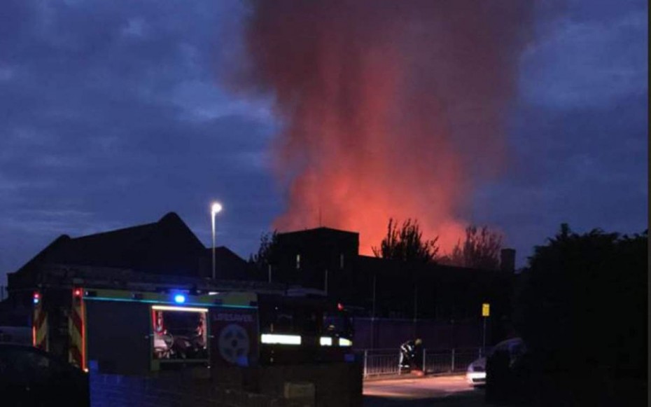 Λονδίνο: Στις φλόγες δημοτικό σχολείο