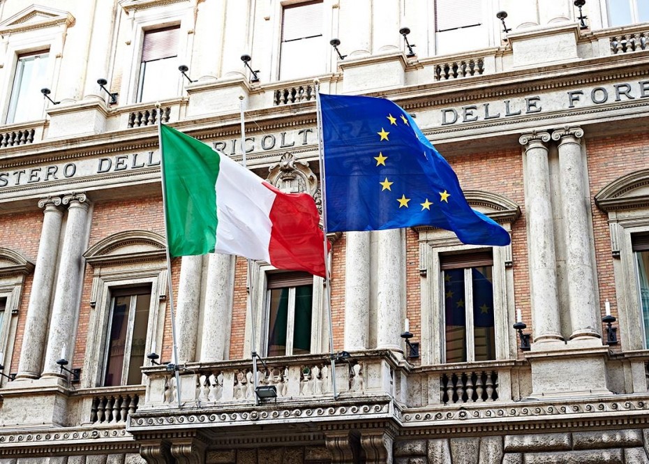 Η Ιταλία «δείχνει» στο 2,5% για το έλλειμμα του προϋπολογισμού