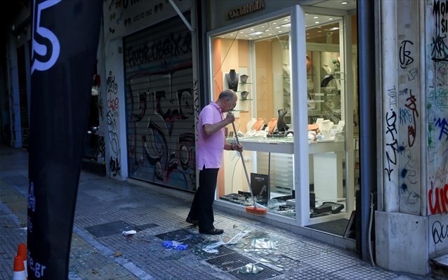Νεκρός επίδοξος ληστής κοσμηματοπωλείου στο κέντρο της Αθήνας