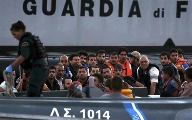 Διάσωση δεκάδων μεταναστών ανοιχτά της Χίου