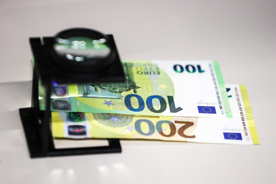 Με την προσωπογραφία της Ευρώπης τα νέα χαρτονομίσματα των 100 και 200 ευρώ