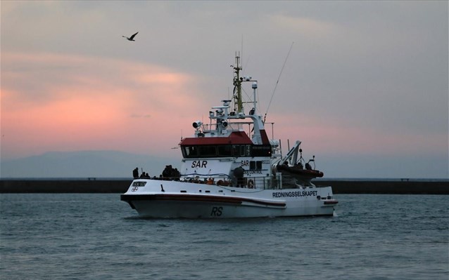 Διάσωση 50 μεταναστών από σκάφος της Frontex στη Σάμο