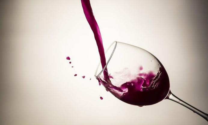 Το ΣτΕ ακύρωσε τον Ειδικό Φόρο Κατανάλωσης στο κρασί